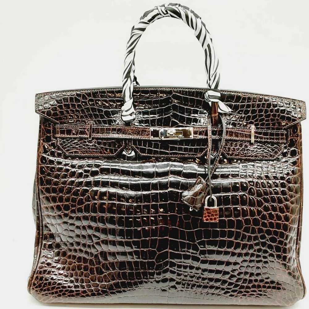 Hermes Birkin 40cm Brown Crocodile
Leather Palladium Hardware